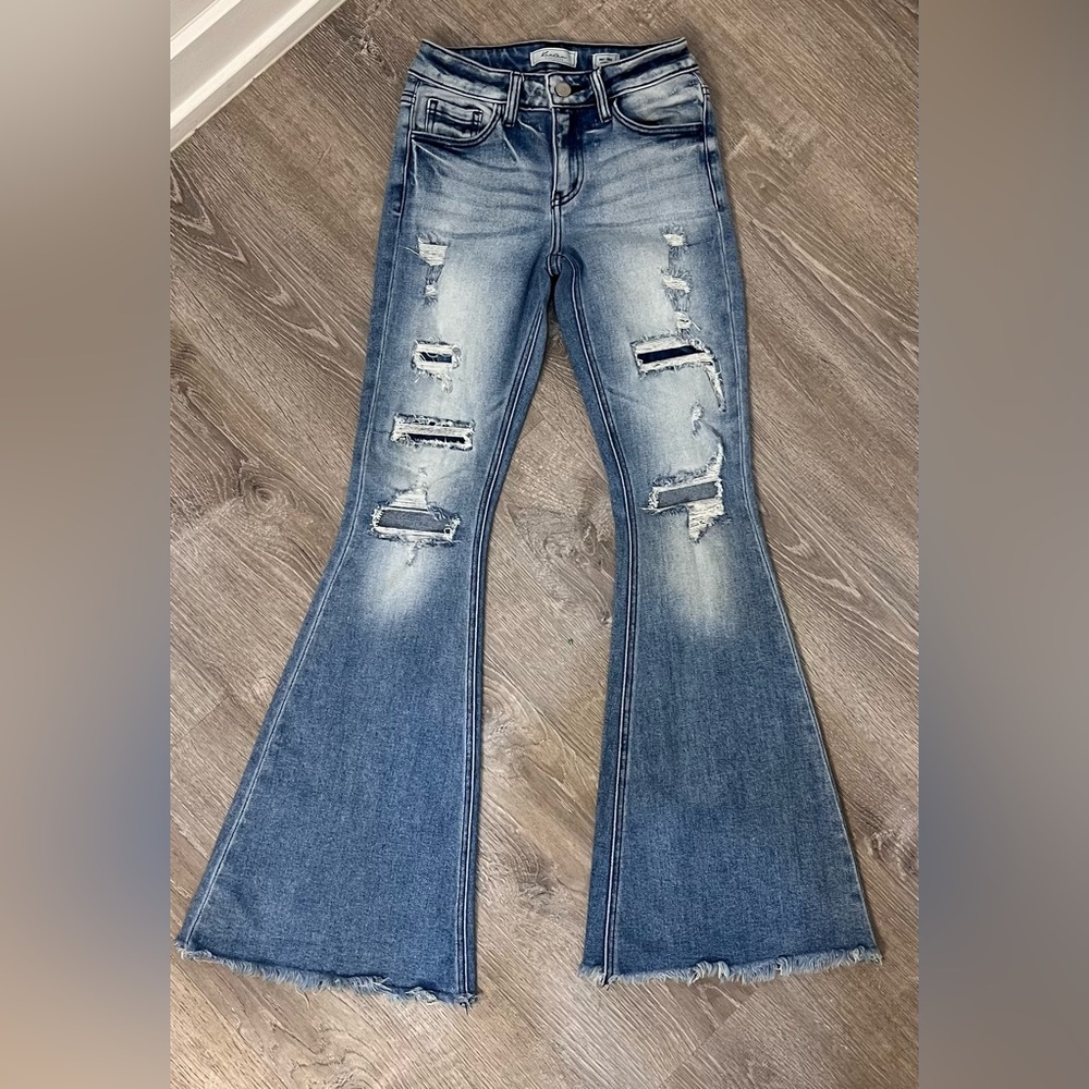 KANCAN Signature Mid-Rise Super Flare | Size 23